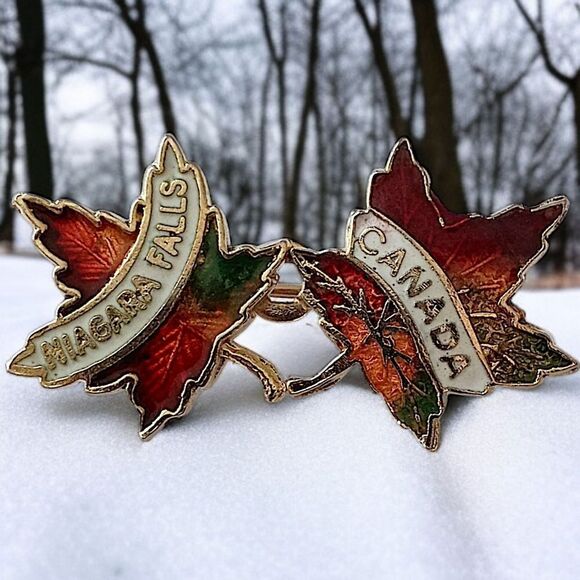 Vintage Niagra Falls Canada Pin Brooch Souvenir Double Maple Leaf Enamel Tourist - Picture 6 of 11